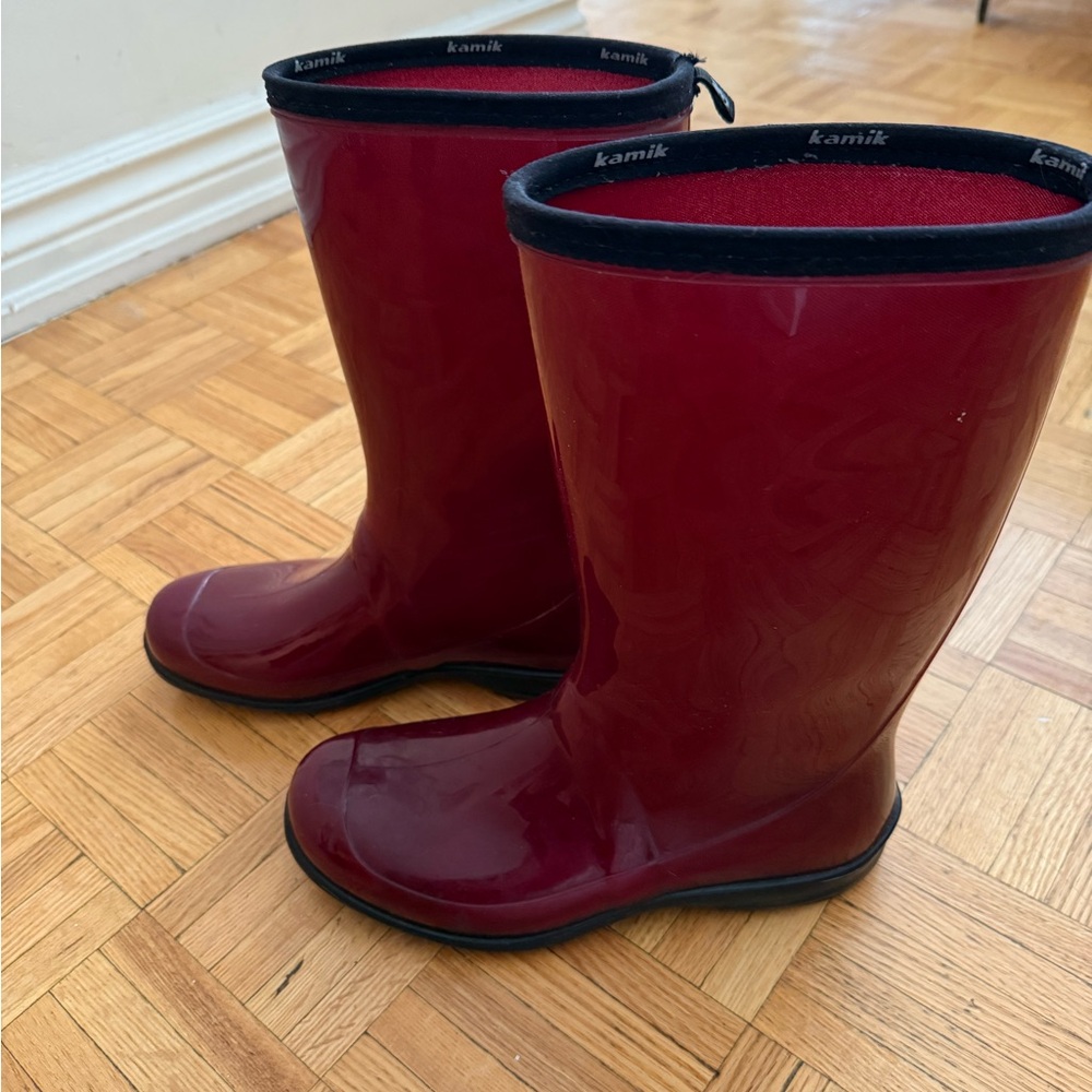 Kamik Women’s Glossy Red rain boots- US 9- excellent condition- worn a few times